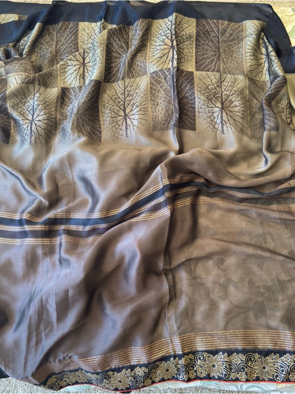 Saree - Picture 3 of 5